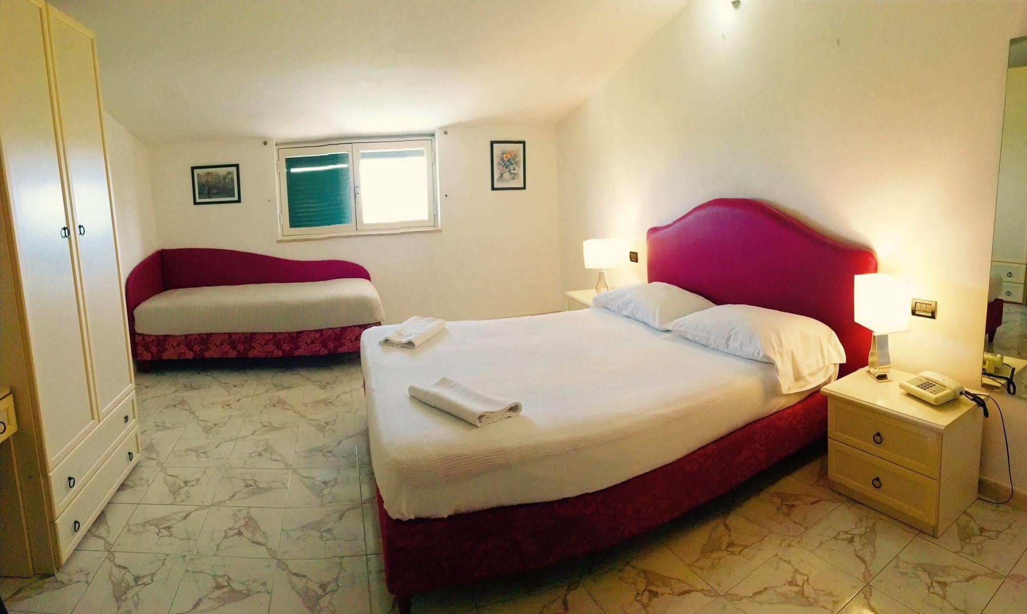 Hotel Villa Pirotta Sannicandro di Bari Exteriör bild