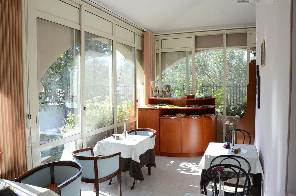 Hotel Villa Pirotta Sannicandro di Bari Exteriör bild