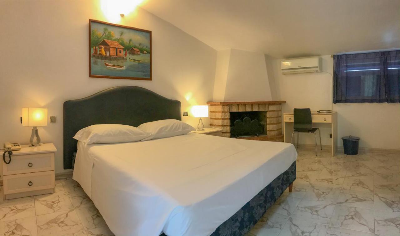 Hotel Villa Pirotta Sannicandro di Bari Exteriör bild